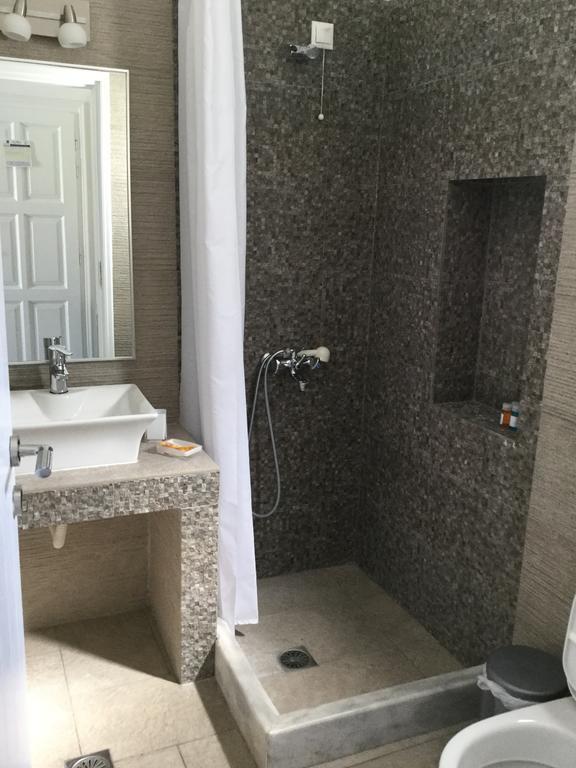 Rita'S Place Hotel Иос Хора Екстериор снимка