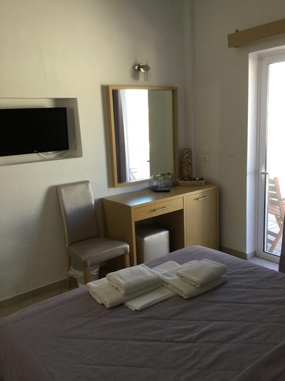 Rita'S Place Hotel Иос Хора Екстериор снимка