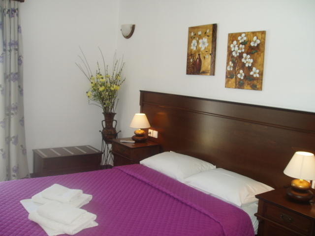 Rita'S Place Hotel Иос Хора Екстериор снимка