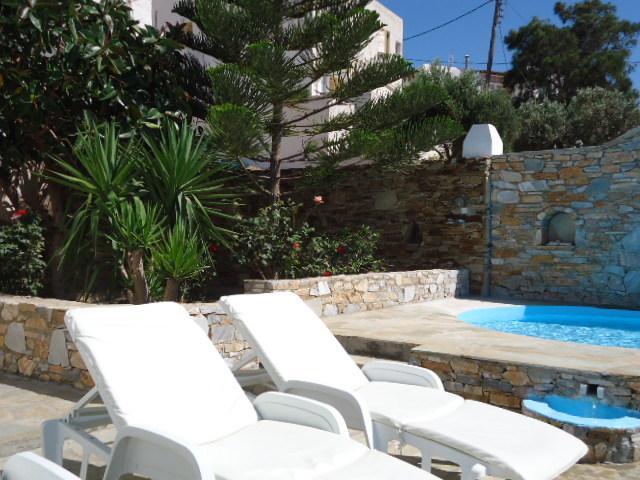 Rita'S Place Hotel Иос Хора Екстериор снимка